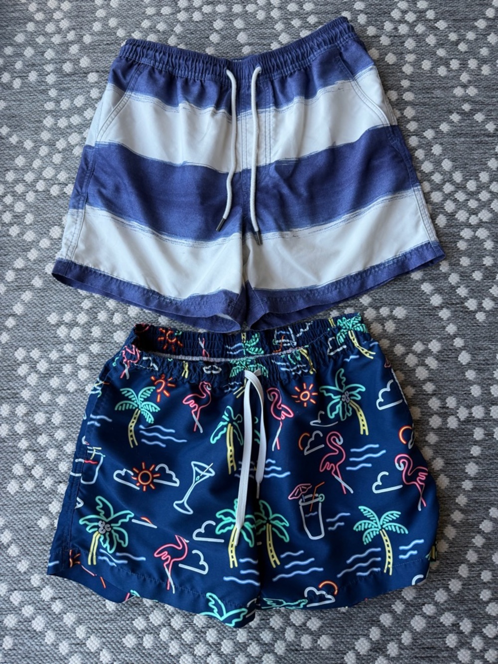 Chubbies Swim Trunks American Eagle Shorts Men’s Small palm trees flamingo drink